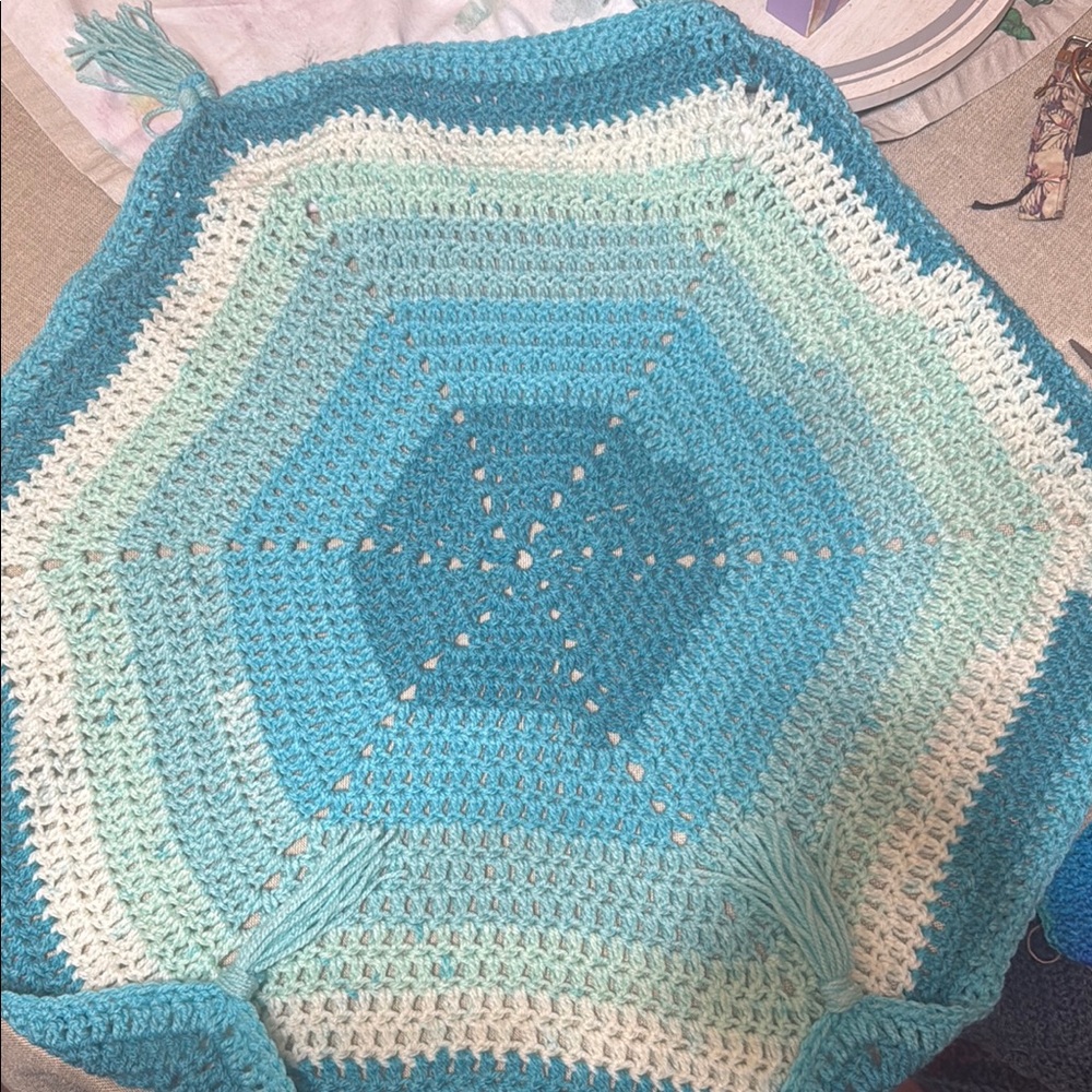 (Sale $10) Blue and White Crochet baby Blanket